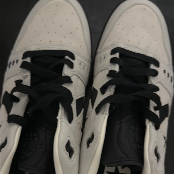 Men's Black and White Sneakers Comverse, BRAND NEW, NEVER WORN, SIZE 13 - Picture 9 of 11